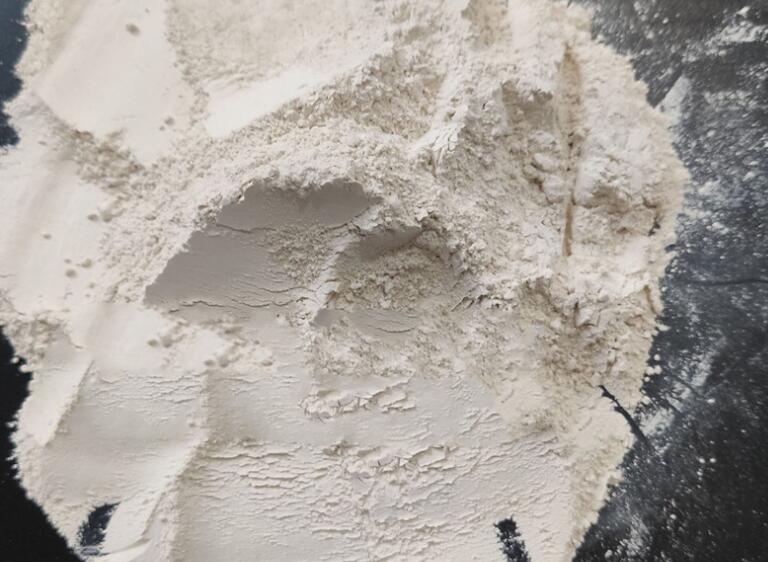 如何选择大型氢氧化镁阻燃母粒生产厂家——以亚泰科技为例